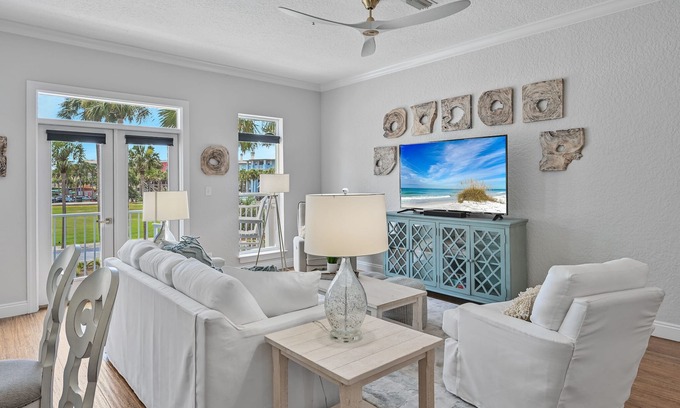 Gulf Place Casa | "Sea Suite" Gulf Place Home - Steps to beach, Pickleball