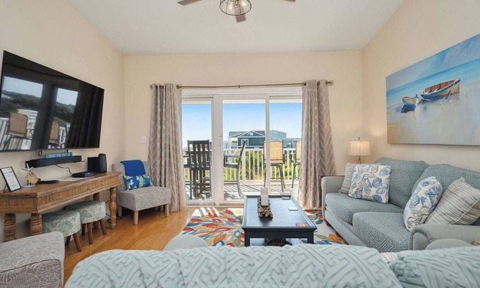 Yaupon Beach Condominio | Sea Tales: condominio de 3 dormitorios / 2 baños en Oak Island, para 8 personas