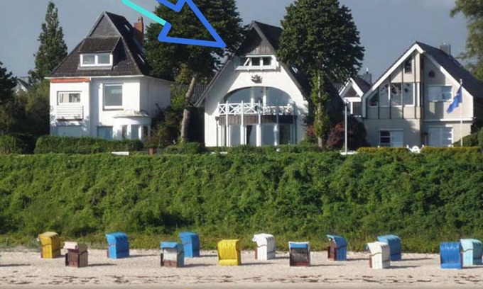 Schilksee Apartamento | Sea view and beach on the doorstep: Ostsee-Strandvilla Schilksee, top floor vacation apartment