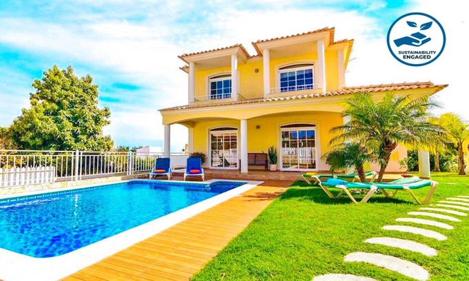 Armacao de Pera Villa | Sea view, BBQ, games & heatable private pool