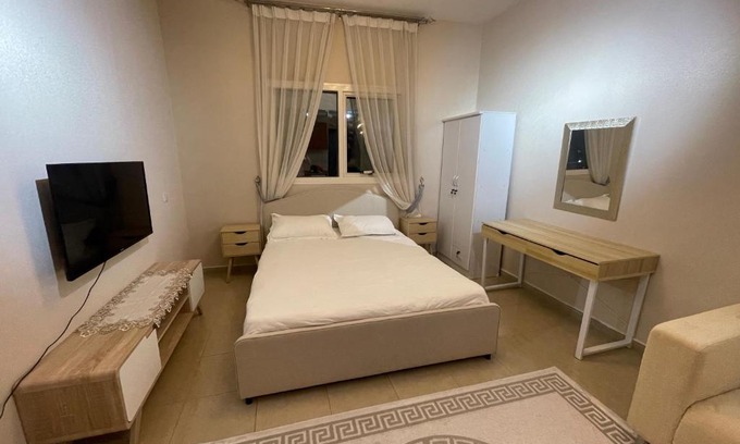 Beach & Coast Apartamento | Sea view first line Studio Shj