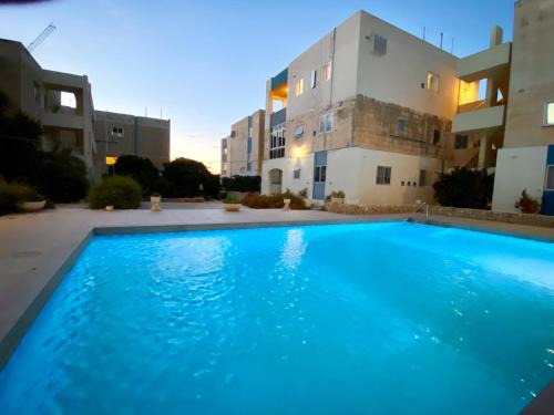 Qawra Apartamento | Sea view home away from home