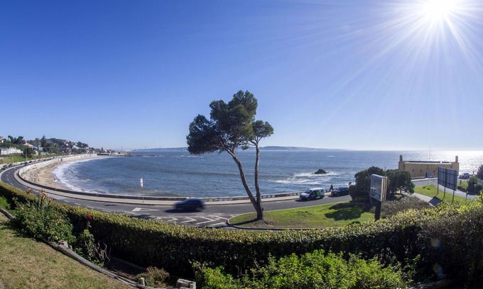 Paco De Arcos Apartamento | Sea view Luxury Apart. in Condo, Garden, Beach, Pool, Lisbon area