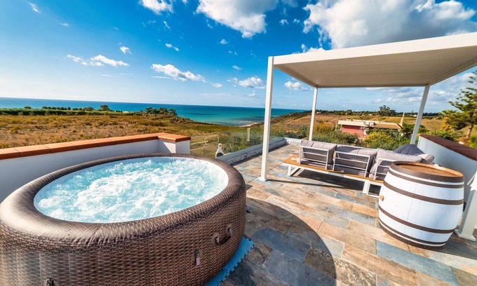 Porto Palo Villa | Vistas al mar,a 400 metros de la playa con bandera azul, minipiscina hidromasaje