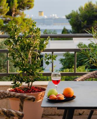 Susanj Apartamento | Sea View Retreat with Pool