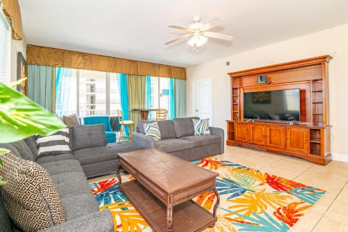 Windy Hill Casa | Sea Views at Ocean Breeze Beach Retreat