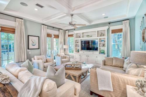 Watercolor Casa | Sea Vous Play