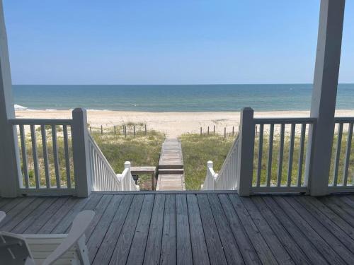 St. George Island Casa | Sea Watch-Beachfront-Private Pool-Pet Friendly
