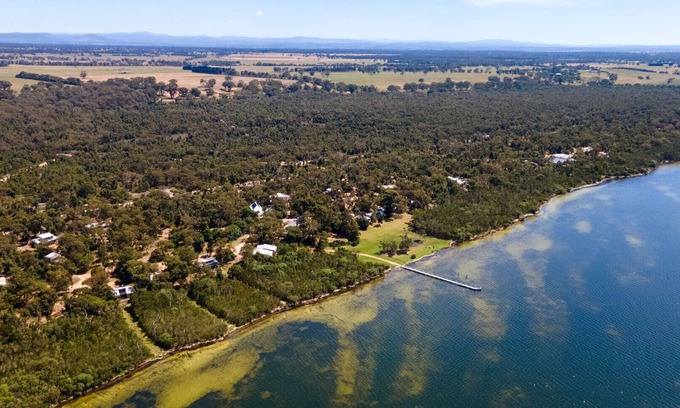 Forge Creek Casa | Seabird - Waterfront Retreat: Secluded lodges perfect for nature lovers