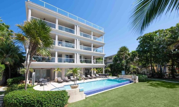 Seven Mile Beach Apartamento | Seabreeze #8 by Grand Cayman Villas & Condos
