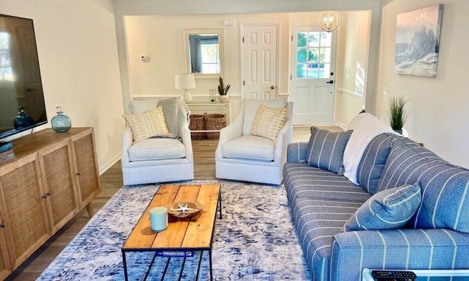 Kings Grant Casa | Seabreeze Away - Pool - Fire Pit - Close 2 Beach!