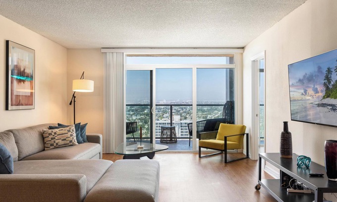 Marina del Rey Apartamento | Seabreeze Sky Residence 3bd/2ba MDR+Venice+SM