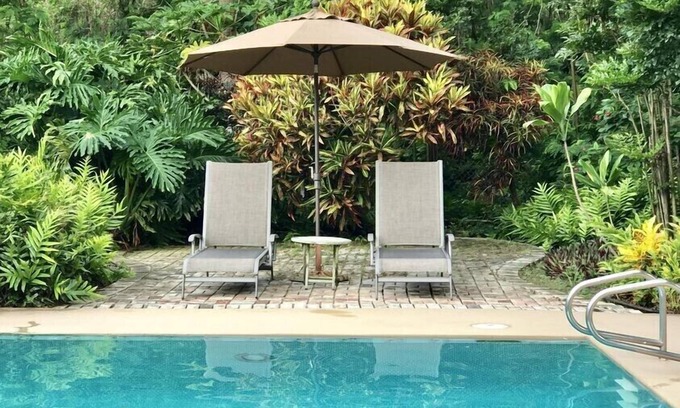 Hawaii Kai Casa | Seabreeze Vacation Home - Quiet/Pool/Free Wi-Fi/Parking
