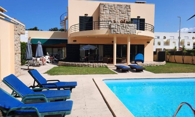 Esposende Casa | Seabreeze Villa in Esposende – Pool, 100m to the Sea, Sleeps 10