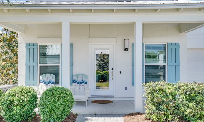 El Centro Beach Casa | Seabreeze -Walk to beach! Pet friendly!