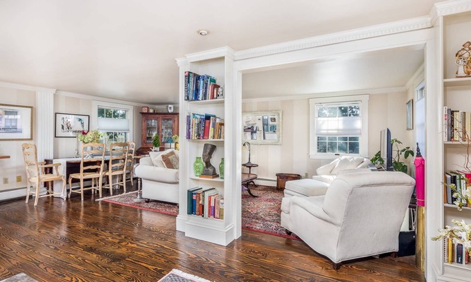 Swampscott Casa | SeaCity View: Wake Up to the Waves - Beautiful Beach View Stay Swampscott!
