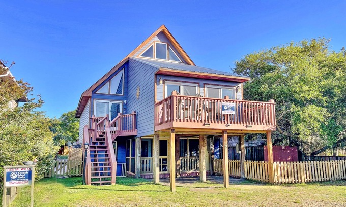 Ocracoke Casa | SeaClusion I and SeaClusion II: Centrally located, perfect for biking or walking