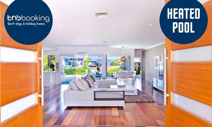 Bundall Casa | Seaclusion Waterfront Heated Spa and Pool