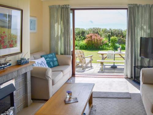 Cylch-Y-Garn Casa | Seafield