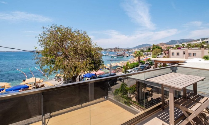 Bodrum City Center Apartamento | Seafront Flat with Breathtaking Sea View in Bodrum