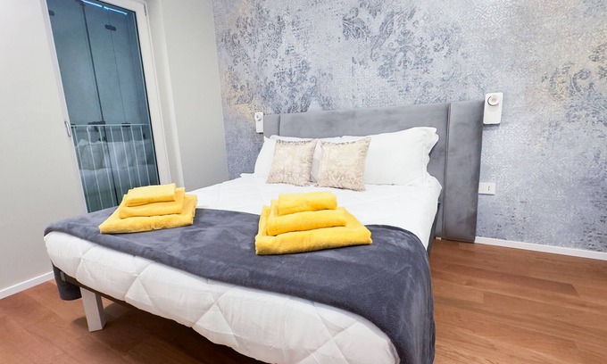 Chioggia Apartamento | Seafront Modern Venice Suite by Ca-Sa Check