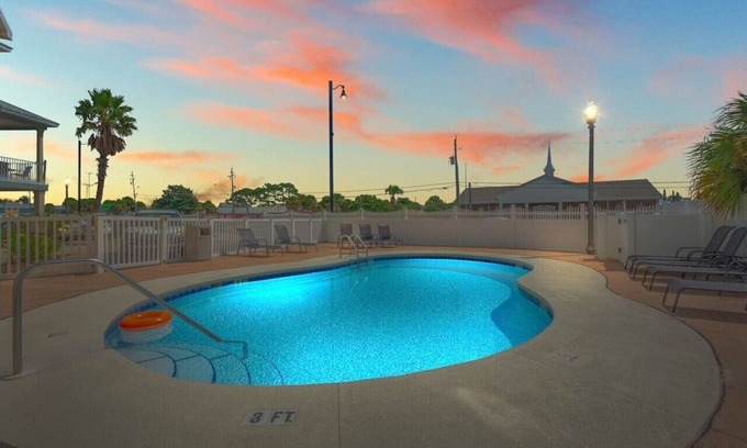 El Centro Beach Apartamento | Seaglass Shack: Cozy Studio, Prvt Patio, Dogs OK, FREE Daily Activities, & More!
