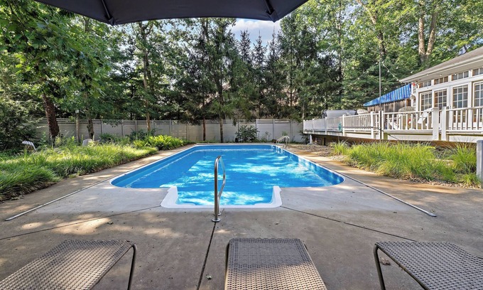 Michigan City Casa | Seagrass Hideaway - Sleeps 16, pool, hot tub