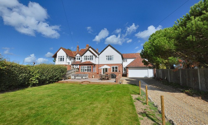 Sheringham Cabaña | Sealink, St Nicholas Place - a grand house, close to the beach with parking