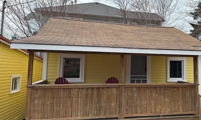 Summerville Centre Cabaña | Seaman's Cottage #2 in Summerville Centre - Pet Friendly!