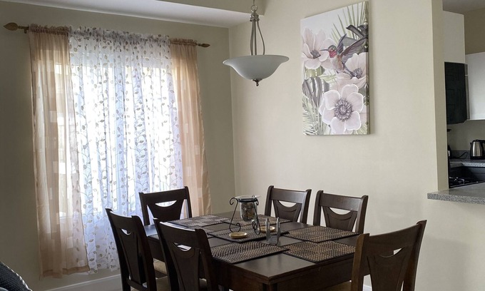 Lucea Casa | Seamist Holiday home with Spectacular Mountain View, walk to beach pool gym