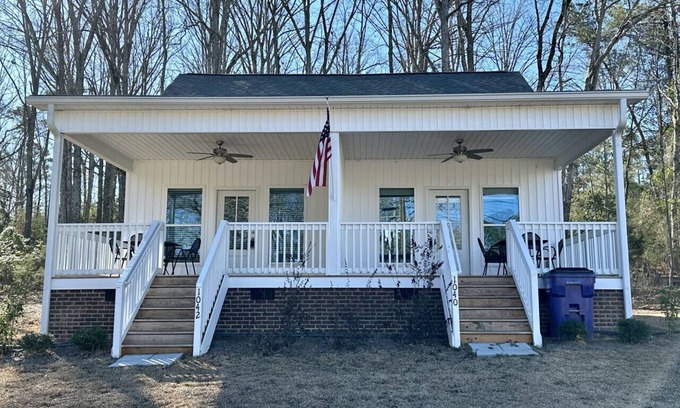 Leesville Casa | Seas the Day - 2BR w/ Lake Views, Walk to Marina, Beach, Food & Music!