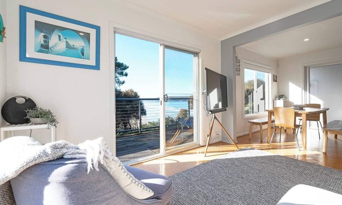 Dodges Ferry Cabaña | Seascape Cottage Headland Stay near Whale Watching