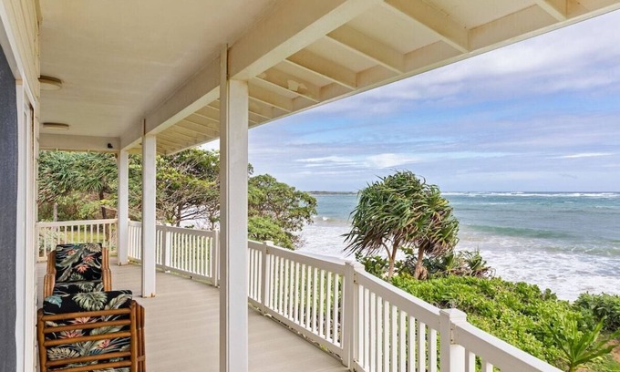 Laie Casa | Seascape Serenity Cottage - Beachfront, Large Yard