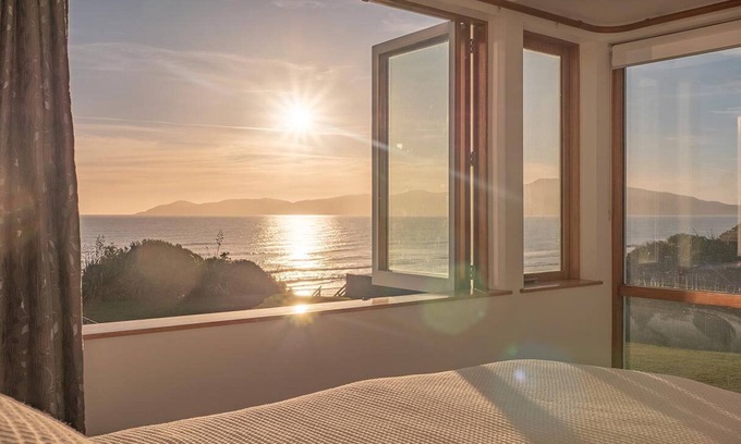 Raumati South Casa | Seascapes Beach House