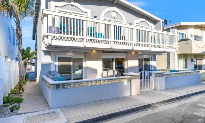Santa Ana Heights Casa | Seashore Dreams B - Upper Unit