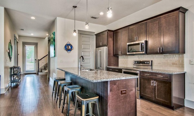 Frangista Beach Casa | Seaside Bliss: 4B/4B, Patio, BBQ, Pool, Near Beach