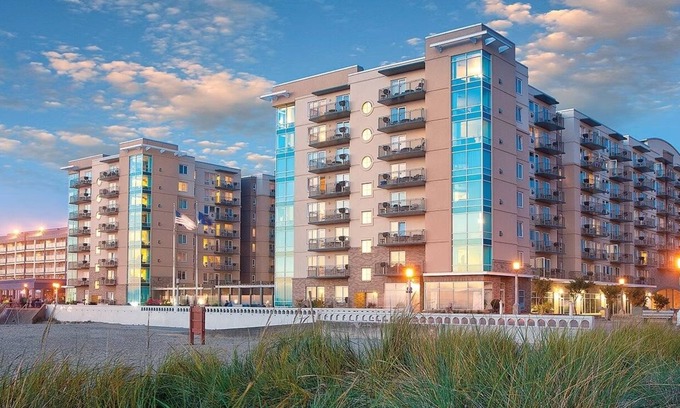 Seaside Complejo | Seaside!! Condo with ocean view, grill on balcony, beach access from the resort.