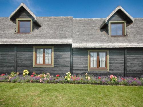 Darlowo Casa | Seaside Cottage in Cisowo with terrace and lovely garden