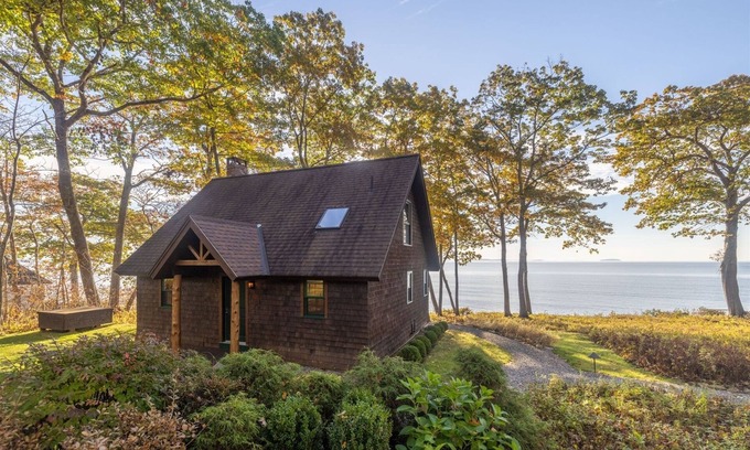 Lincolnville Cabaña | SEASIDE COTTAGE- LOON- Town of Lincolnville