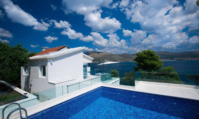 Okrug Donji Casa | Casa familiar con piscina junto al mar Okrug Donji, Ciovo (K-17587)