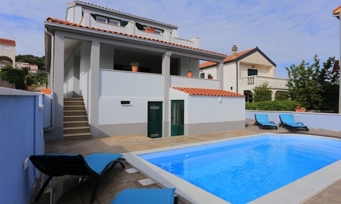 Slatine Casa | Casa familiar con piscina junto al mar Slatine, Ciovo (K-17231)