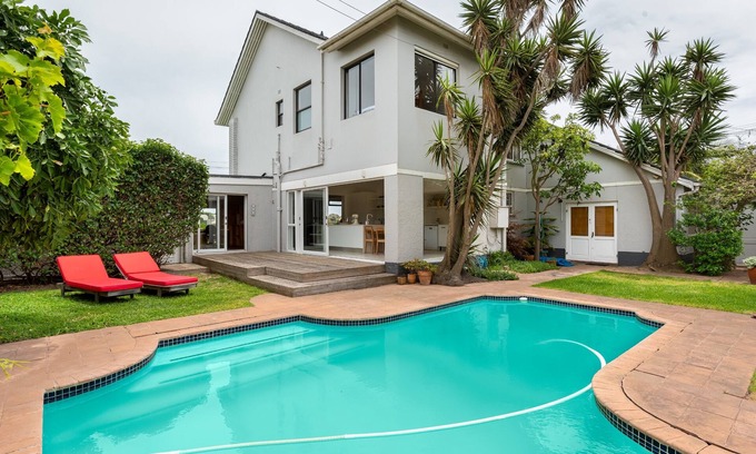 Milnerton Casa | Seaside Family Haven|Stunning Table Mountain View