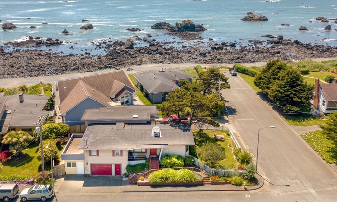 Crescent City Casa | Seaside Family Retreat