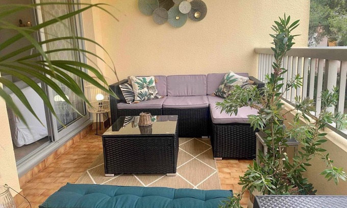 Saint-Mandrier-sur-Mer Apartamento | Seaside terrace apartment