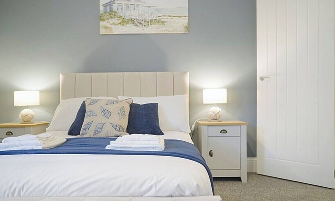 Redcar Casa | Seaside Haven on Newcomen Grove: Redcar Retreat