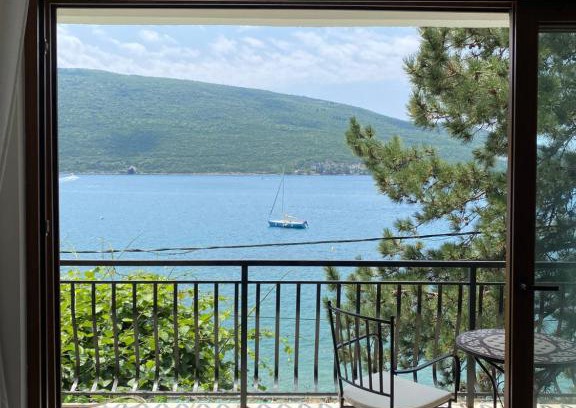 Kumbor Casa | Seaside Holiday Home Maksim