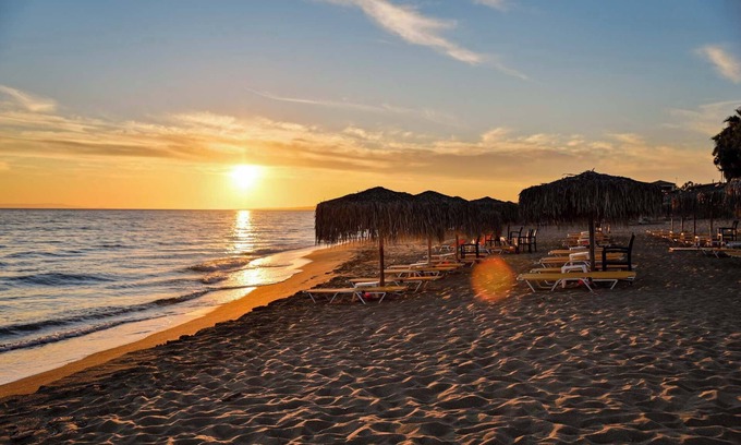 Kourouta Apartamento | Seaside Nest in Kourouta Steps From the Beach