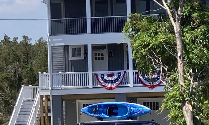 Broadkill Beach Casa | Seaside Osprey House features views of the bay/ocean on the Delaware Bay.