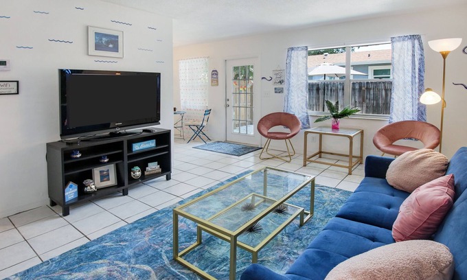Middle River Terrace Apartamento | Seaside Retreat w/ King Bed, Free Parking, Cool AC