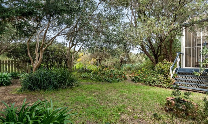 St Leonards Casa | Seaside Sanctuary - Beautiful family home located right next to the beach.